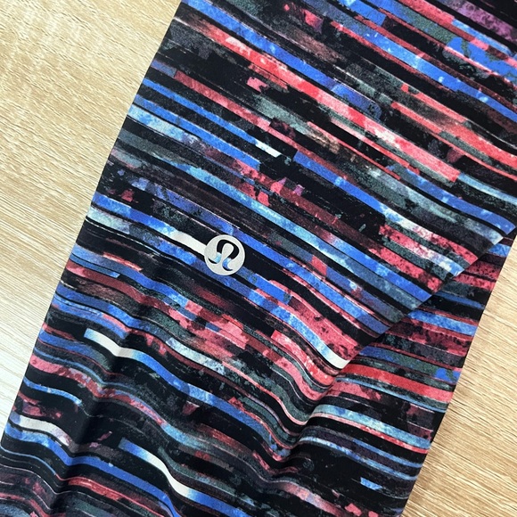 Lululemon multicolor bottoms size 6 - Picture 3 of 4